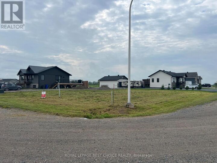 31 Jules Gravel Crescent — photo 1