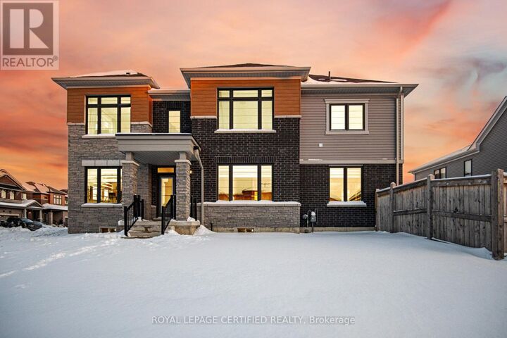 Property Photo:  51 Hawick Crescent  ON N3W 0G5 