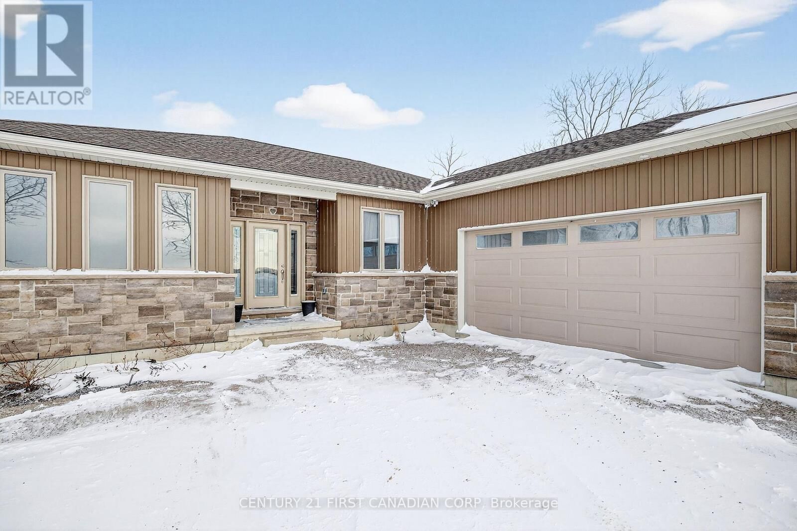 Property Photo:  9128 Indian Hills Trail West  ON N0N 1J2 