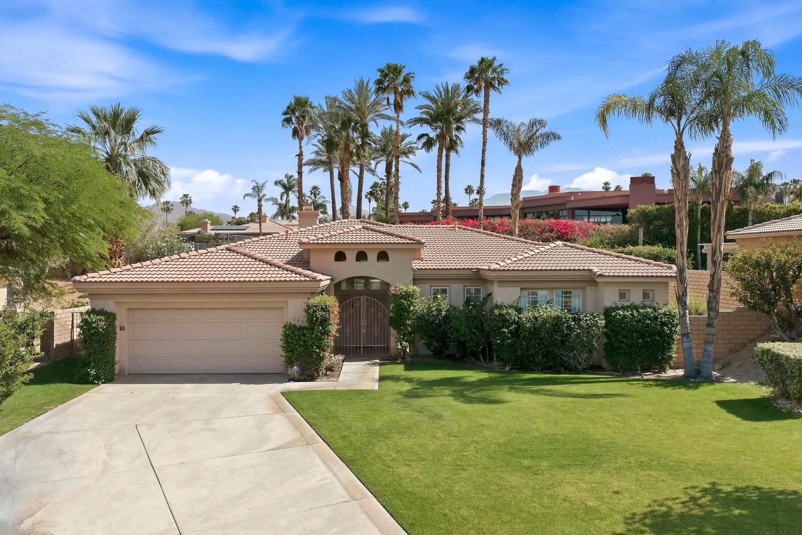Property Photo:  133 Vista Royale  CA 92260 