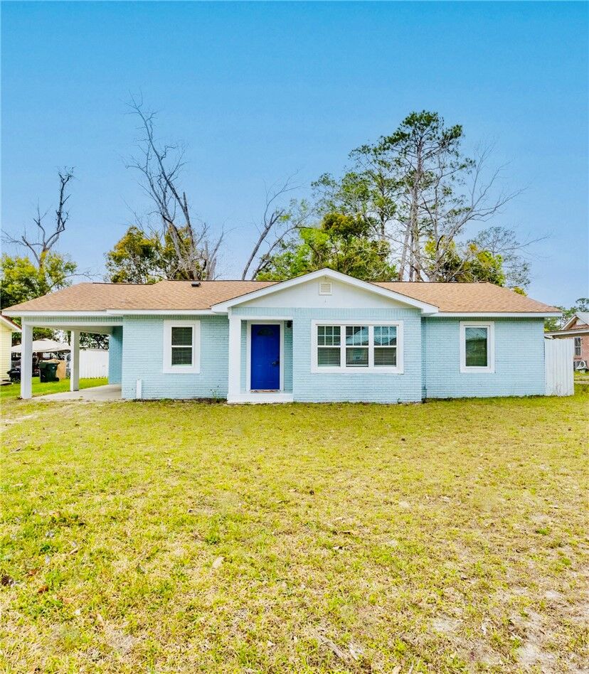 Property Photo:  619 Oakwood Avenue  GA 31501 