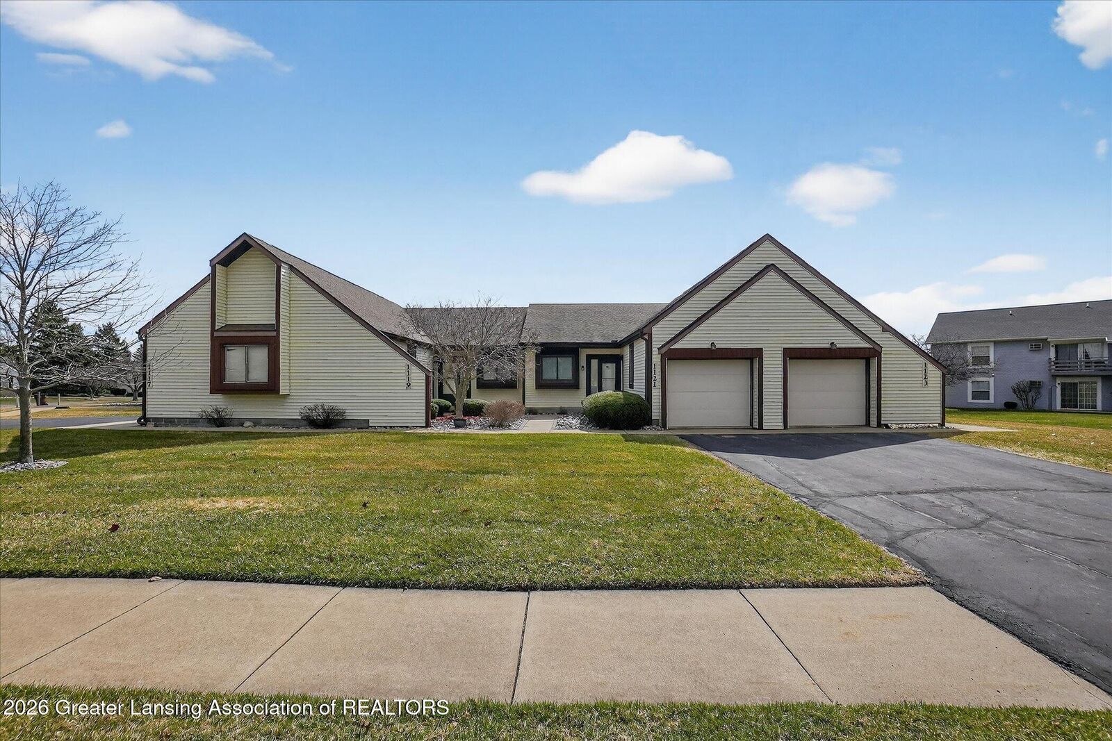 Property Photo:  1123 Sunview Drive  MI 48879 