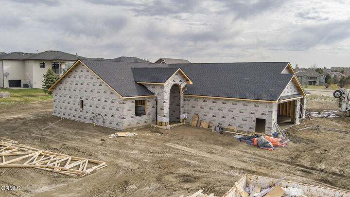 Property Photo:  4420 Marsh Hawk Drive  ND 58503 