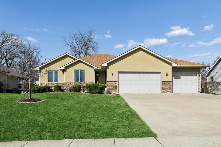 Property Photo:  15419 Northview Drive  IA 50323 