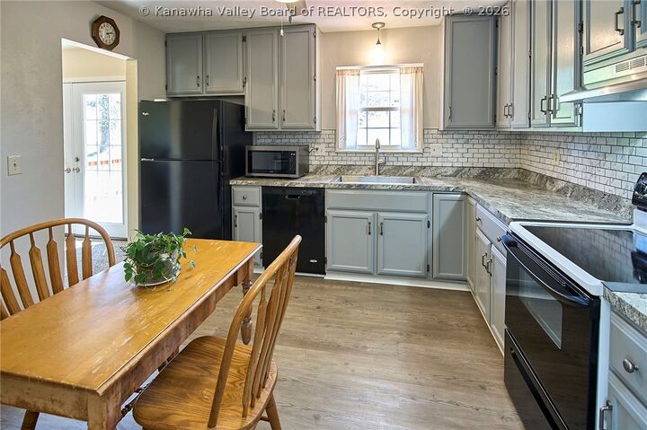 Property Photo: 287 Oakmont Drive WV 25159