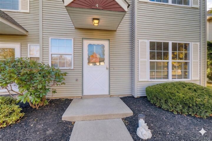 Property Photo:  256 Quassaick Avenue 7  NY 12553 