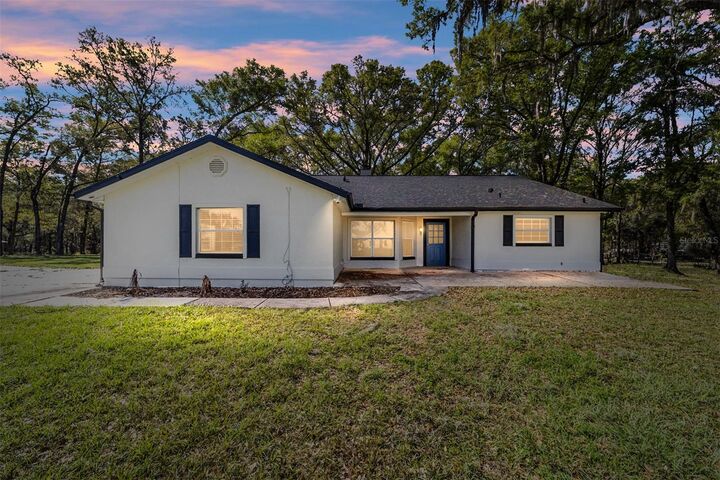 Property Photo: 13740 SW 49th Place FL 34481