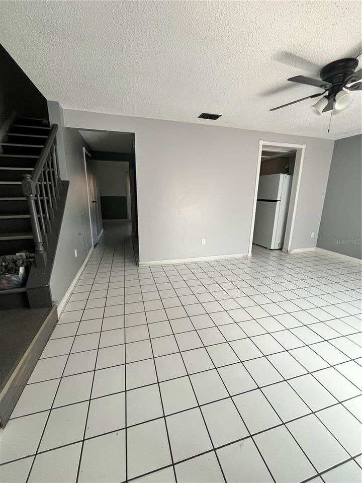 Property Photo:  4918 Silver Oaks Village F  FL 32808 