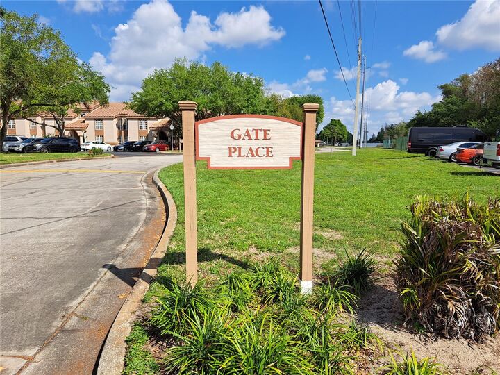 Property Photo:  4613 Gate Place 104  FL 32811 