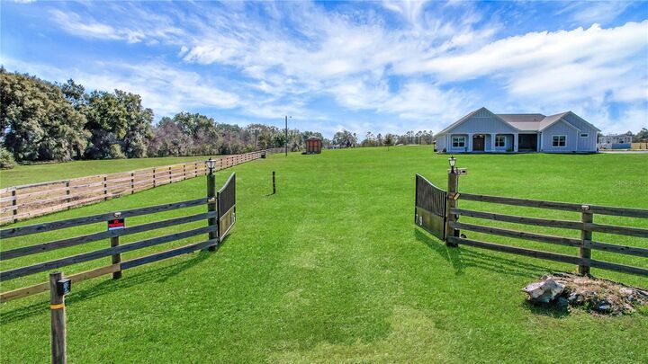 Property Photo:  1679 E County Road 462  FL 34785 