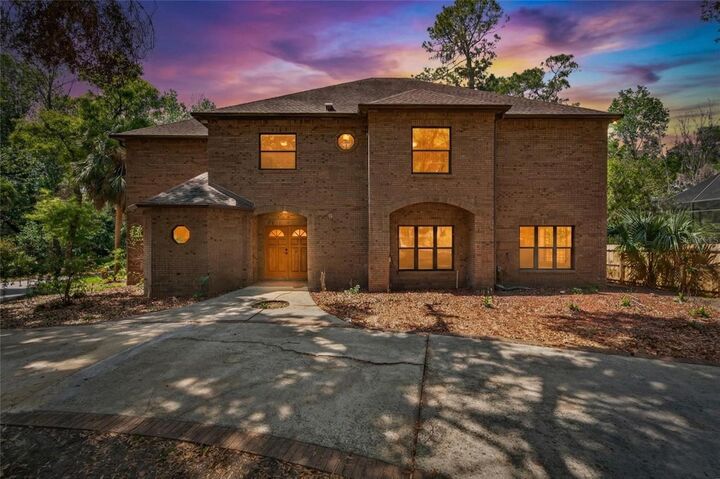 Property Photo:  902 River Rapids Avenue  FL 33511 