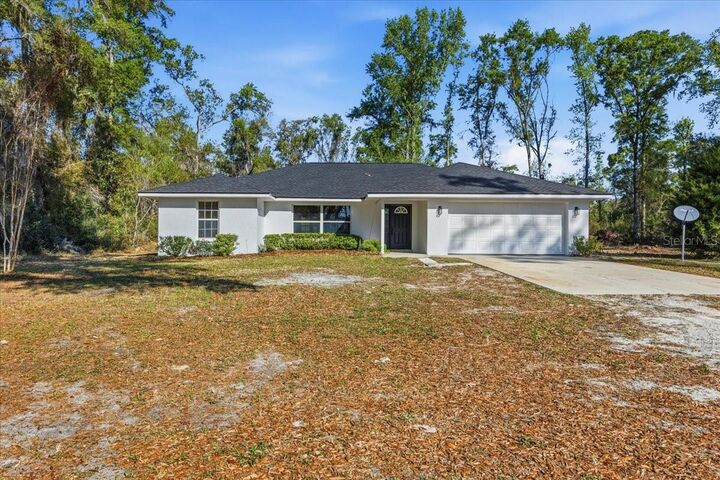 Property Photo:  957 NE 354th Avenue  FL 32680 