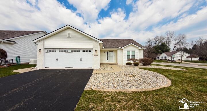 Property Photo:  2140 Delaware Lane Road  MI 48182 