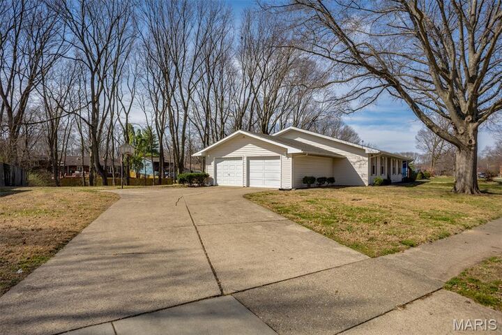 Property Photo:  2900 W Lawrence Avenue  IL 62704 