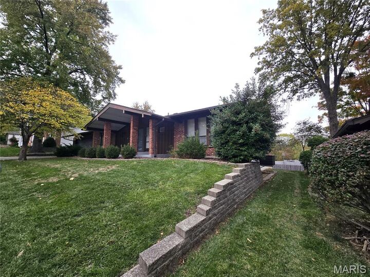 Property Photo: 1946 Burlewood Drive MO 63146
