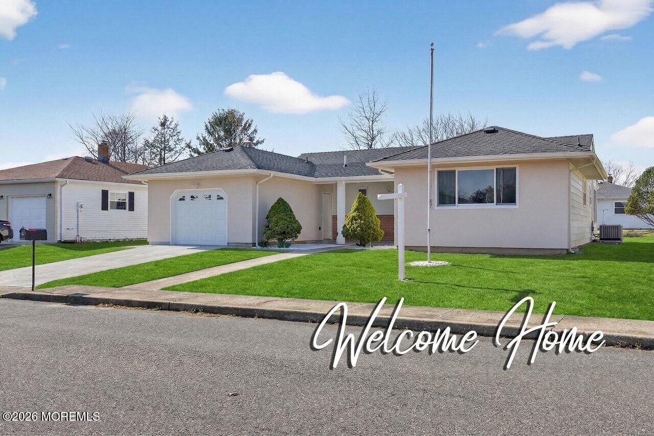 Property Photo:  20 Marathon Street  NJ 08757 