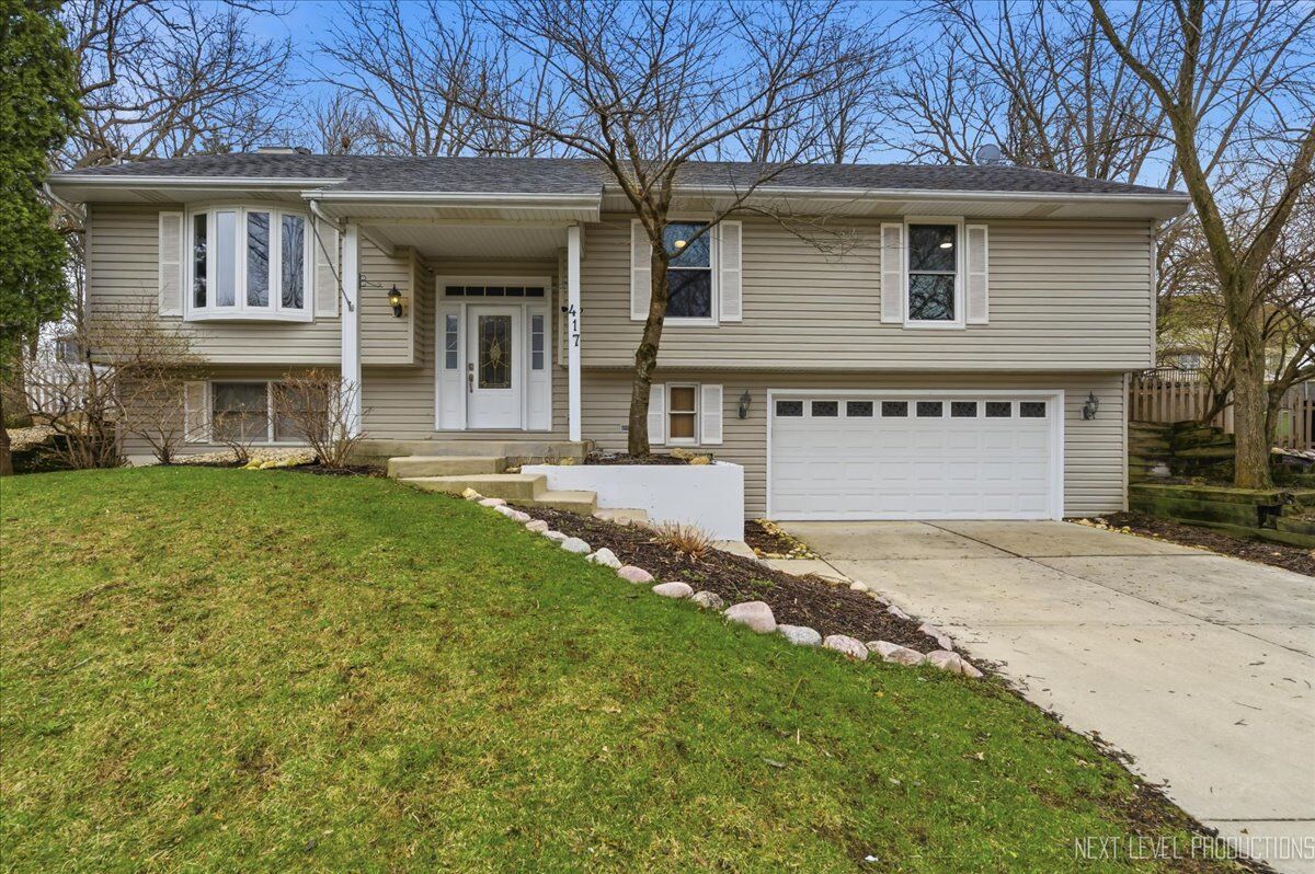 Property Photo:  417 Cambridge Way  IL 60440 