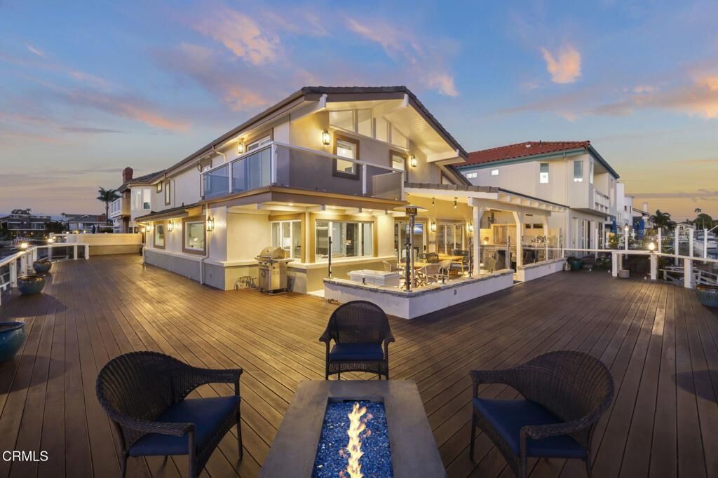 Property Photo:  2131 Ravoli Drive  CA 93035 