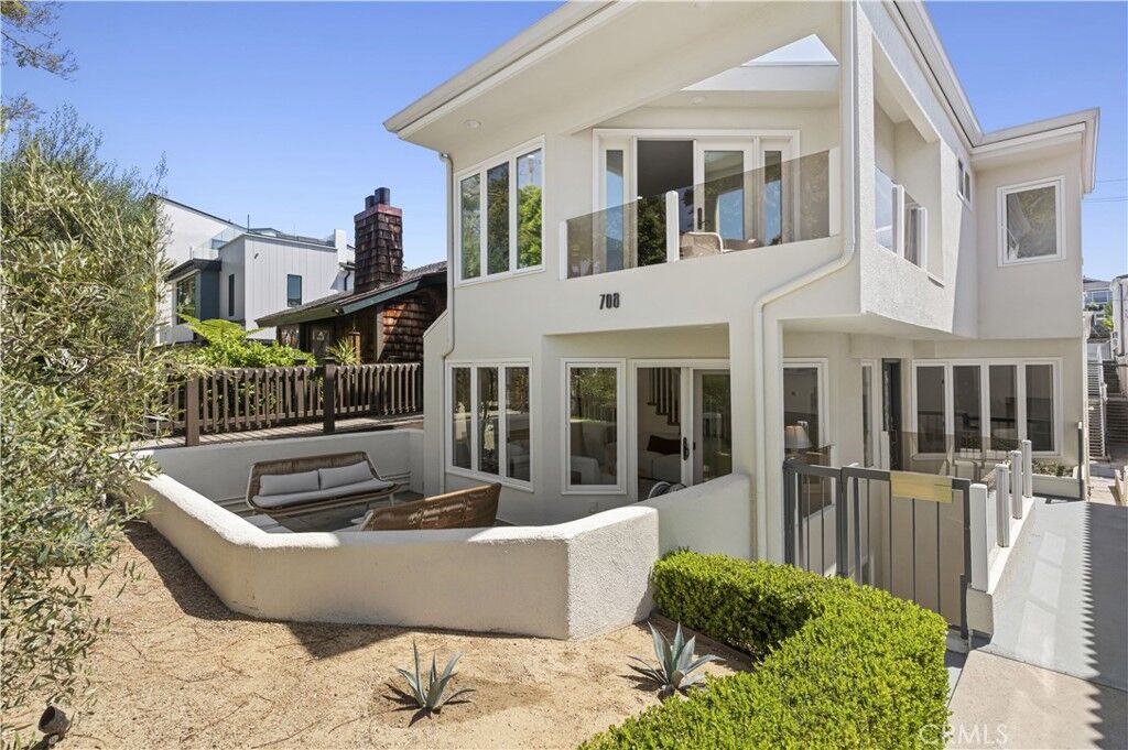 Property Photo:  708 Iris Avenue A  CA 92625 
