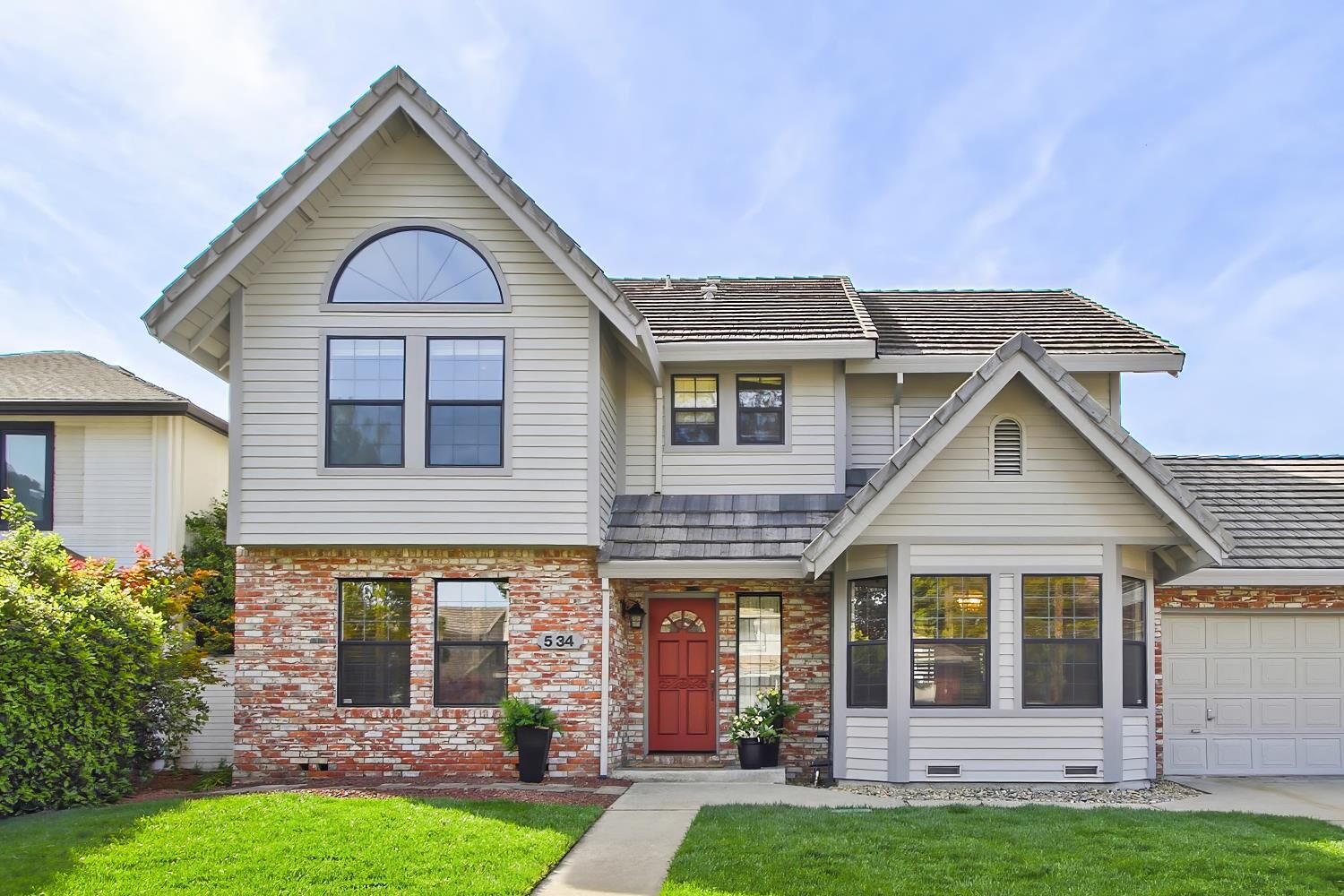 Property Photo: 534 Valim Way CA 95831