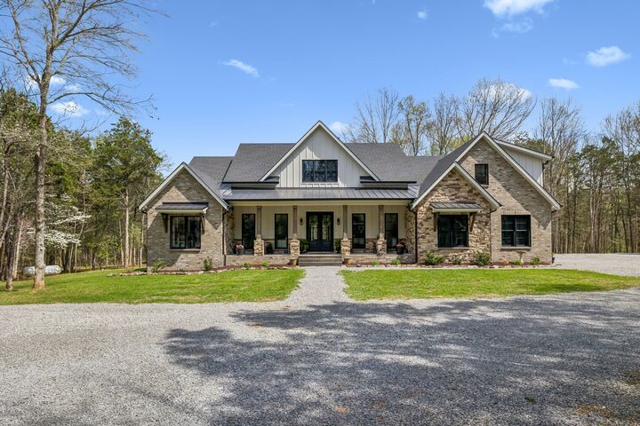 Property Photo: 59 Huddleston Rd TN 37085