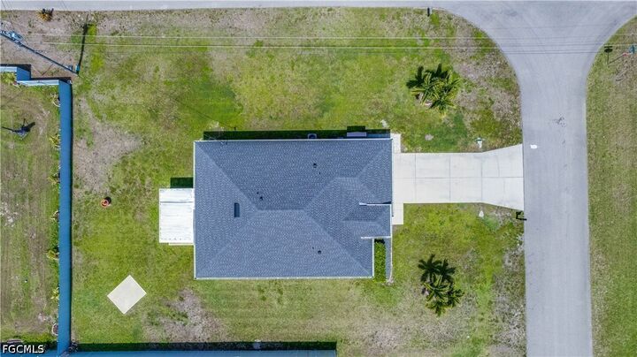 Property Photo:  1618 SW 19th Avenue  FL 33991 