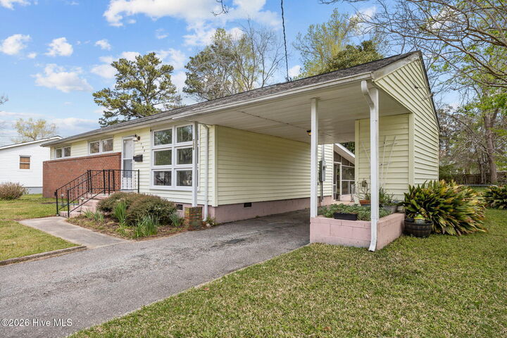Property Photo: 706 Vernon Drive NC 28540