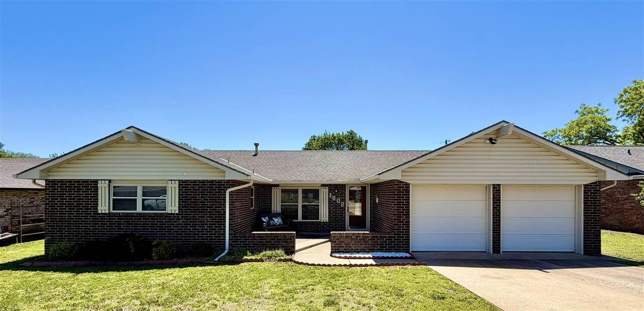 Property Photo:  1802 Princeton  OK 74604 