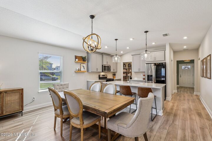 Property Photo: 11993 Elderbank Drive FL 32256