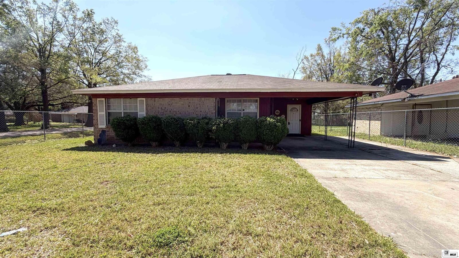 Property Photo:  209 Harding Drive  LA 71203 