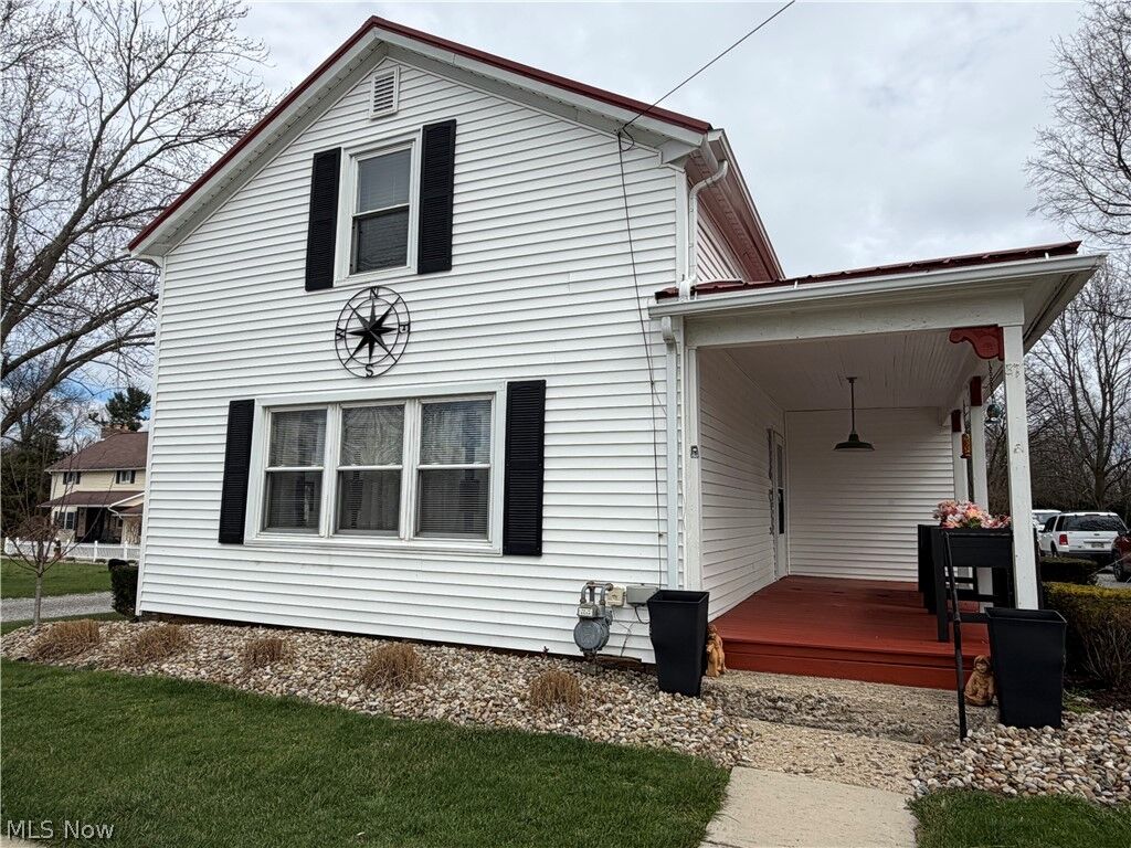 Property Photo:  87 N Mechanic Street  OH 44838 