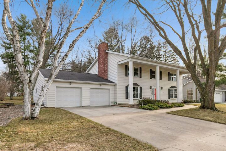 Property Photo:  1812 7th Street SW  MN 55902 