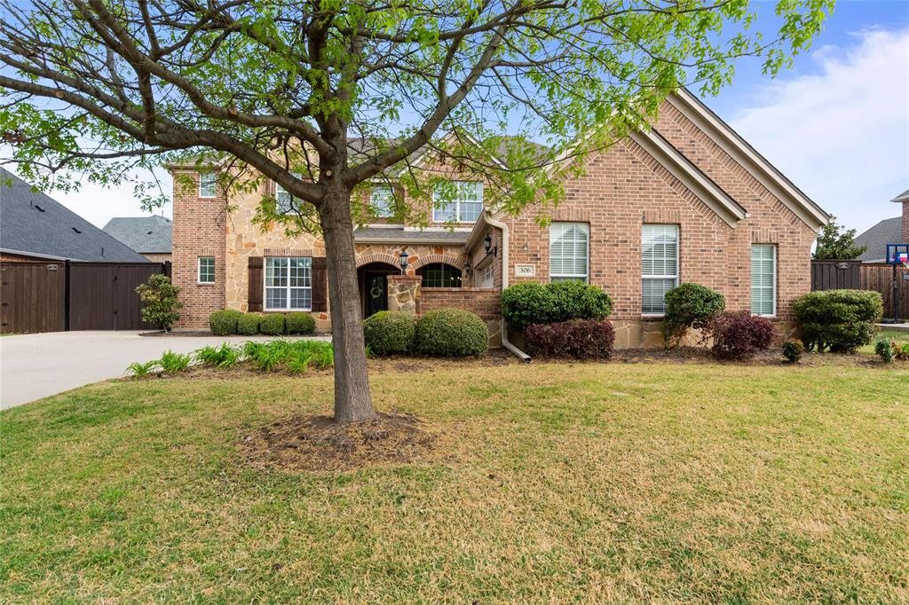 Property Photo: 306 Aspen Lane TX 75036
