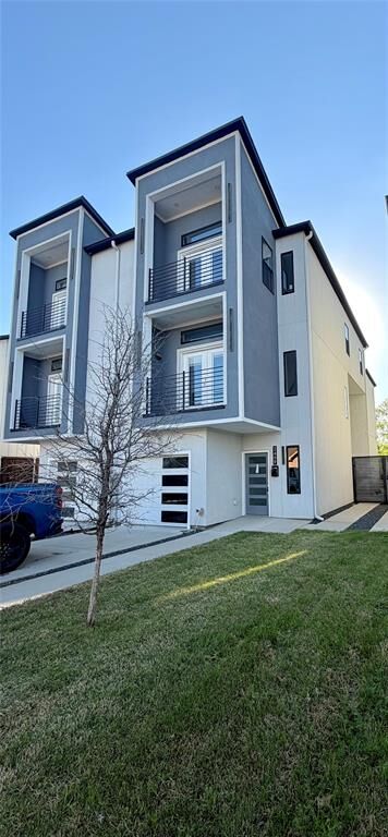 Property Photo:  2419 Crossman Avenue  TX 75212 