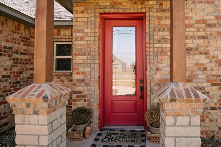 Property Photo: 2108 Tumbleweed Lane OK 73521