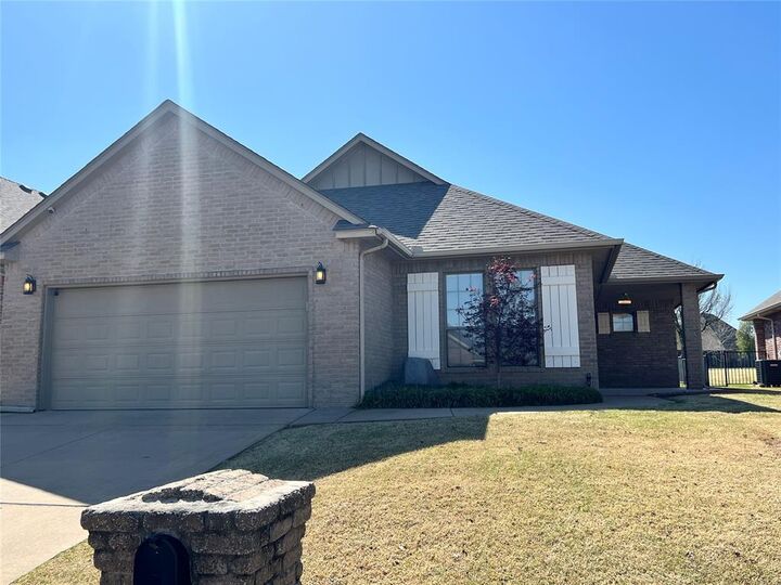 Property Photo:  15621 Traditions Drive  OK 73013 