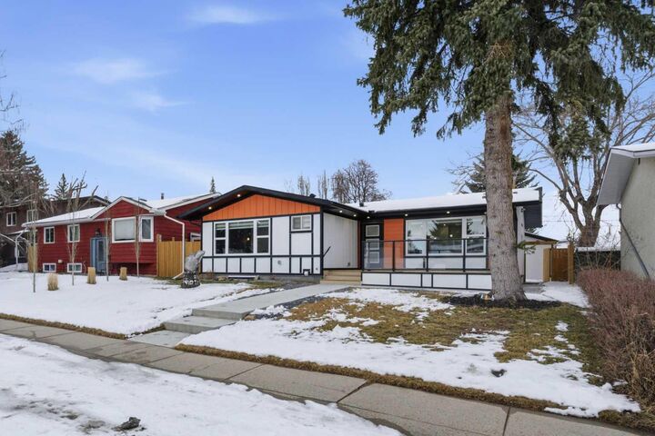 Property Photo:  10327 Wapiti Drive SE  AB T2J 1J3 