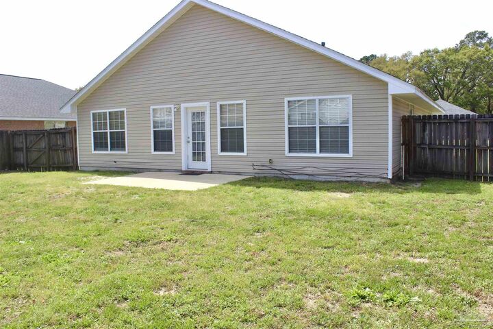 Property Photo:  7951 Cayenne Way  FL 32526 