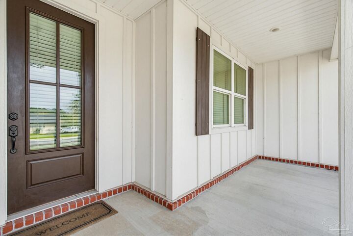 Property Photo:  3300 Eagle St  FL 32533 