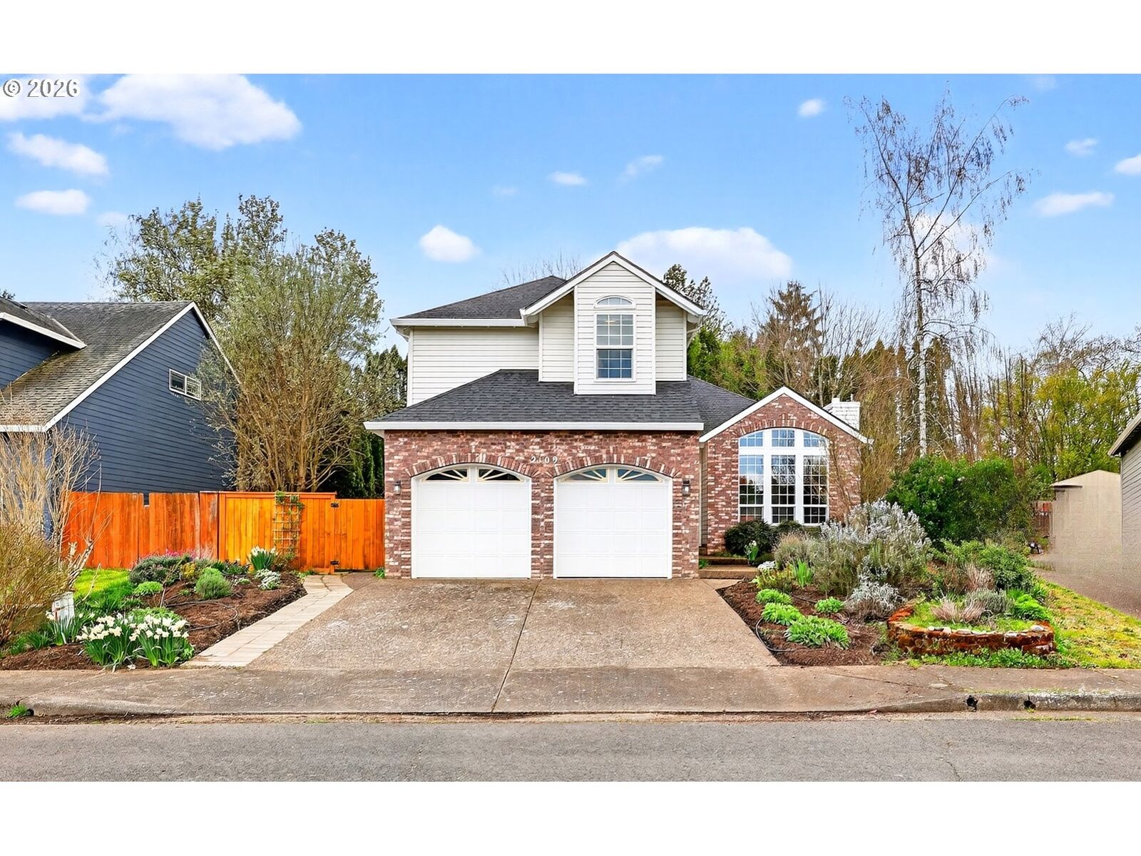 Property Photo:  2109 N Nugget Ln  OR 97132 