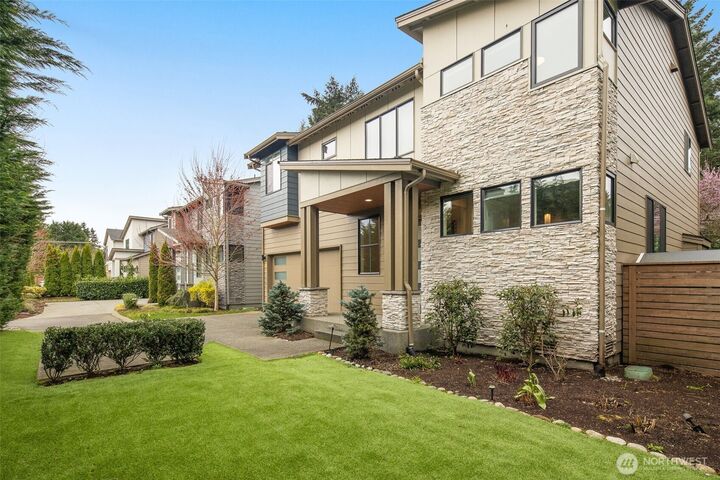 Property Photo: 13227 111th Avenue NE WA 98034