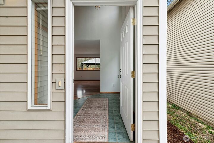 Property Photo:  711  123rd Avenue NE  WA 98258 