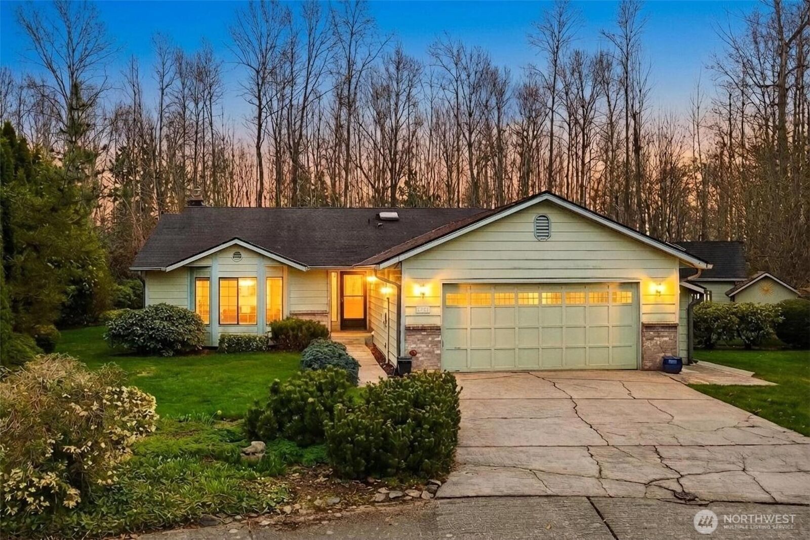 Property Photo: 6811 59th Drive NE WA 98270