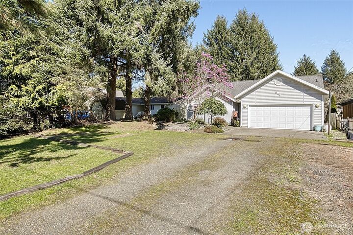 Property Photo:  544  Makah Avenue SE  WA 98569 