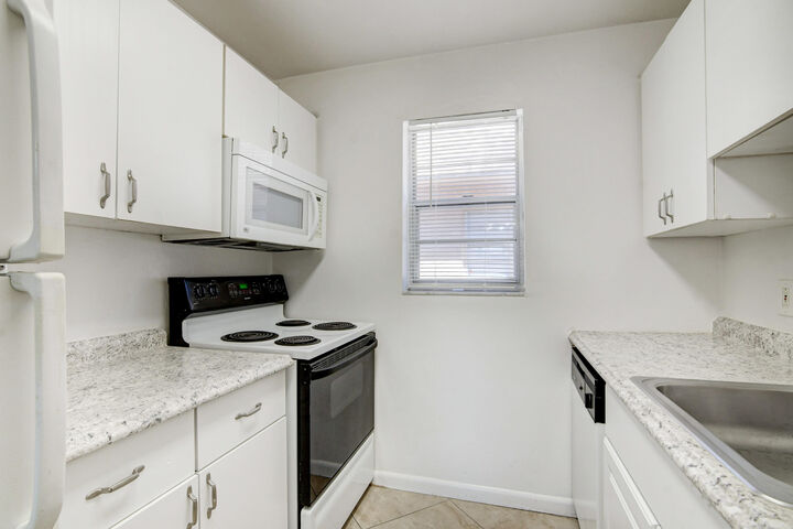 Property Photo: 600 SW 2nd Avenue 240 FL 33432