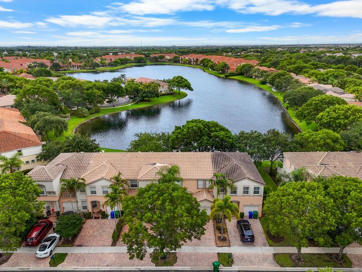Property Photo: 4735 SW 164th Avenue FL 33027
