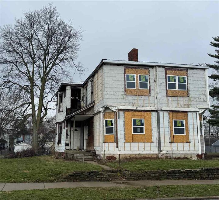 Property Photo:  400 S 12th Street  IN 47374 