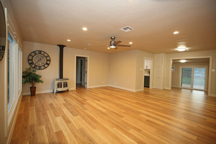Property Photo: 2910 Anita Street CA 96001