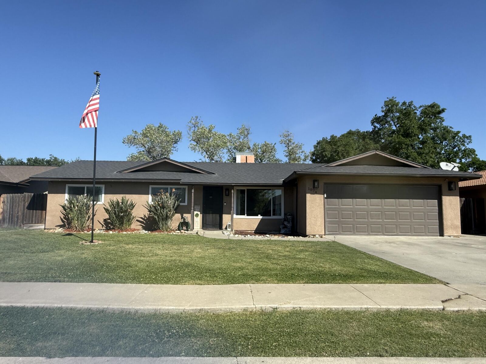 Property Photo: 1074 Raymond Road CA 93230