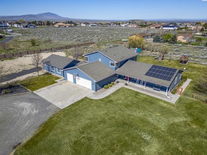 Property Photo: 5600 Laurel Drive WA 99353